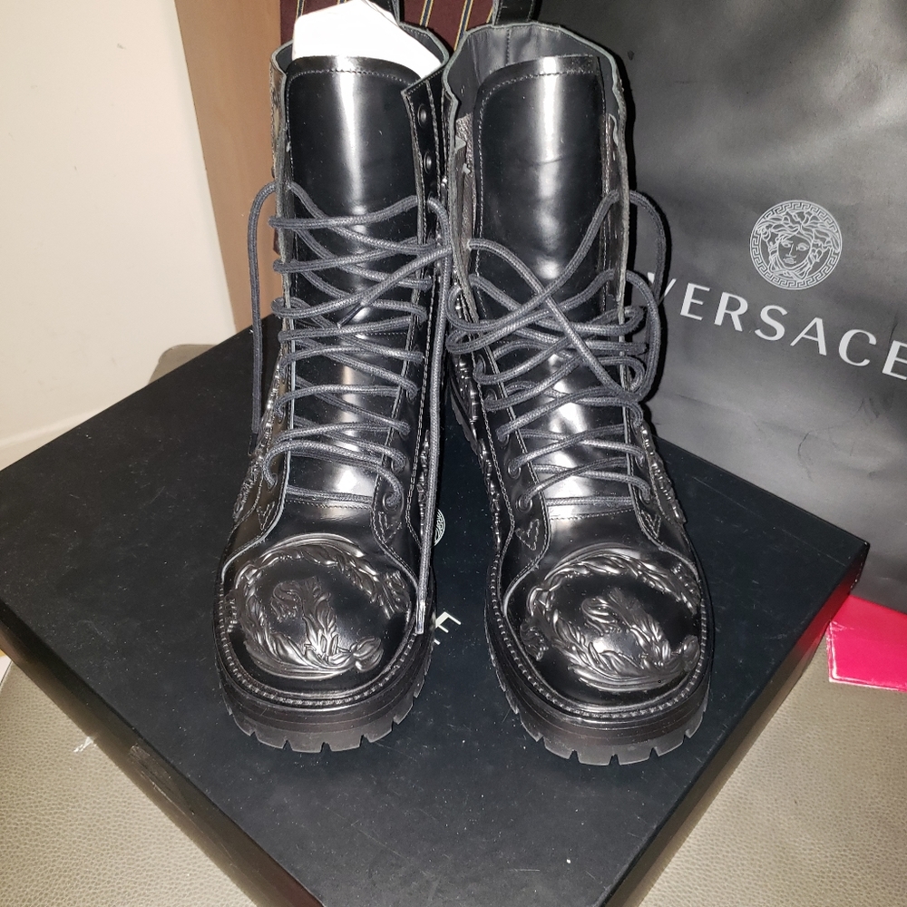 Versace appliqué floral ankle boots - Picture 10 of 11